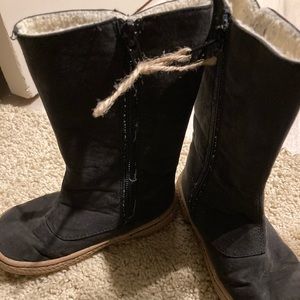 Size 8 little kids super cute boots